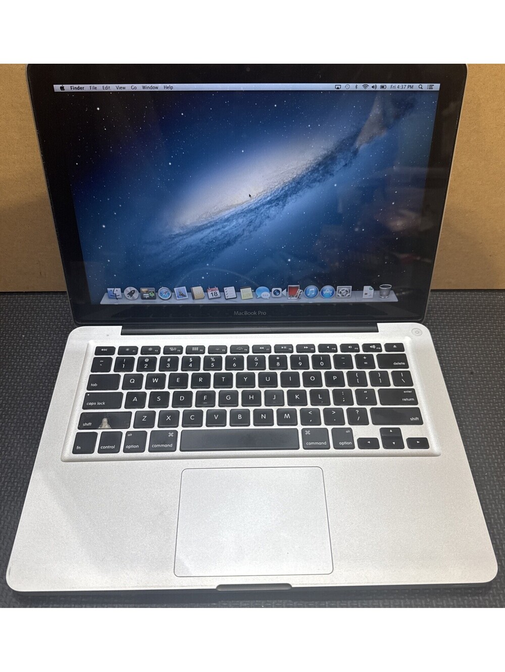 MacBook Pro 13 inch | A1278 Silver | INTEL i5 2.5 GHz | 4GB Ram | 500GB HD -READ